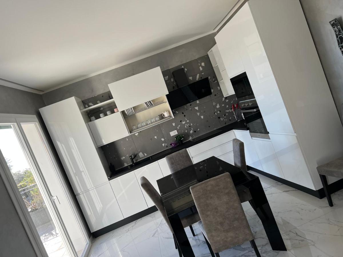 Corso Montecarlo Apartment Ventimiglia Ngoại thất bức ảnh